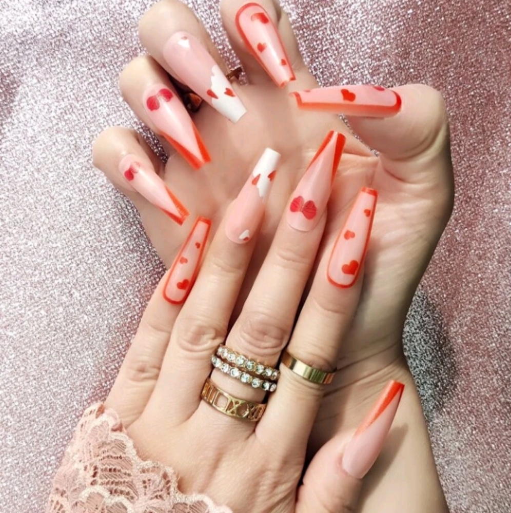 Press on nails
